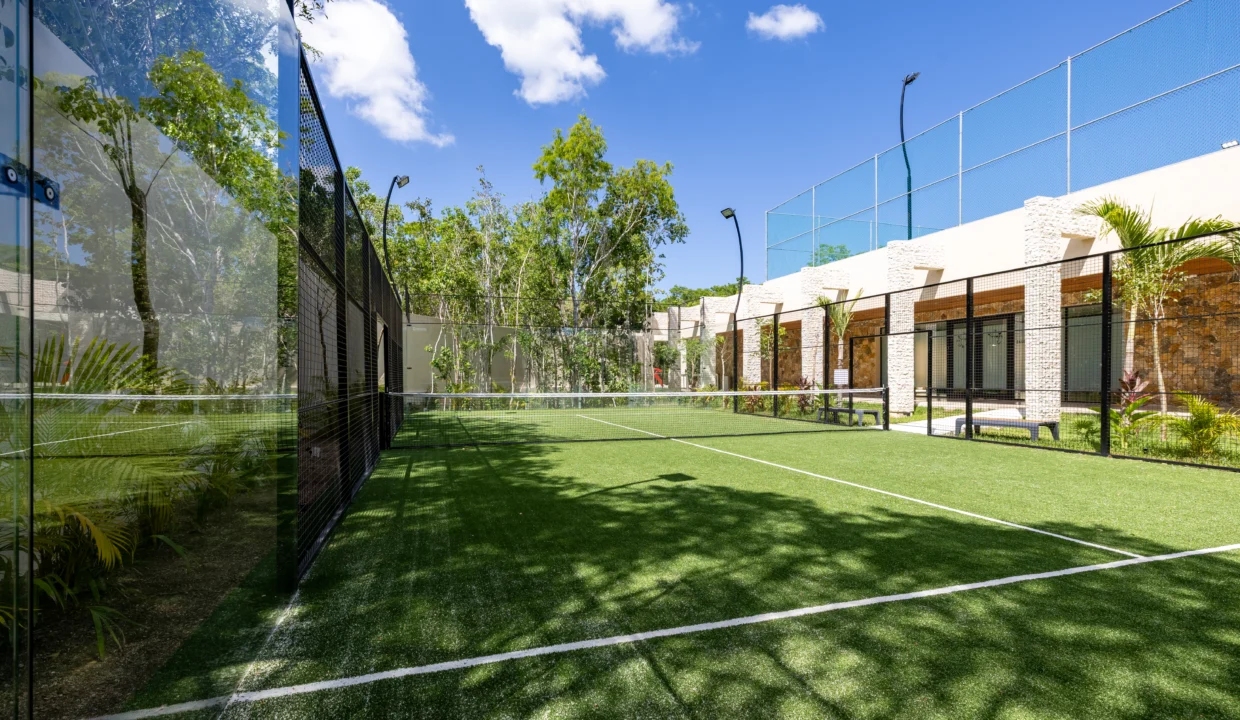 35) Cancha Padel