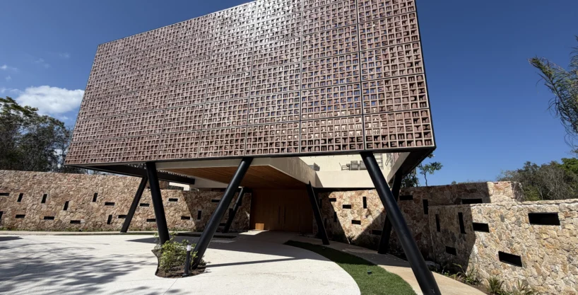 Tierra Madre - Motor Lobby